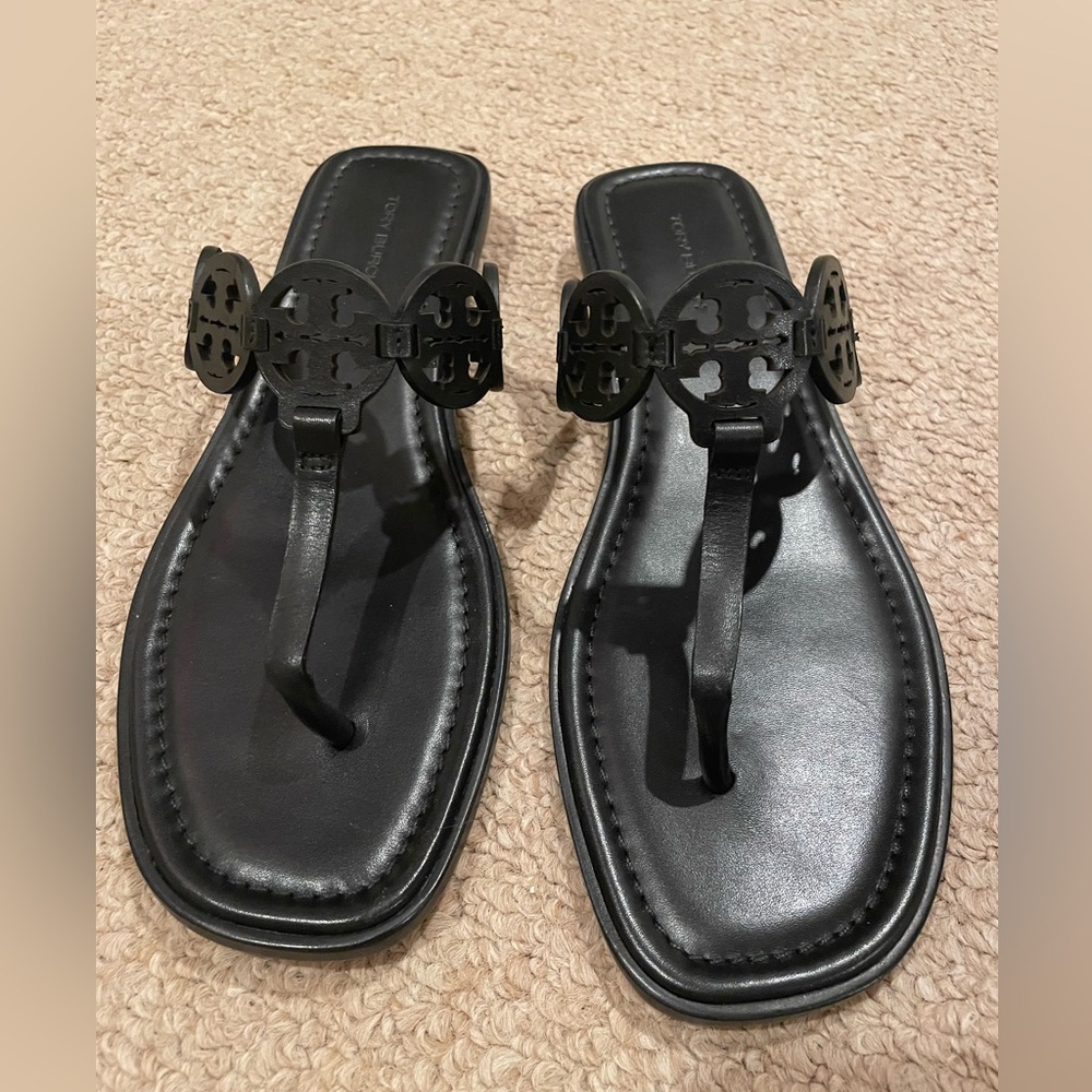 Tory Burch Black Mini Miller Leather Logo Thong Sandals- brand new size 9